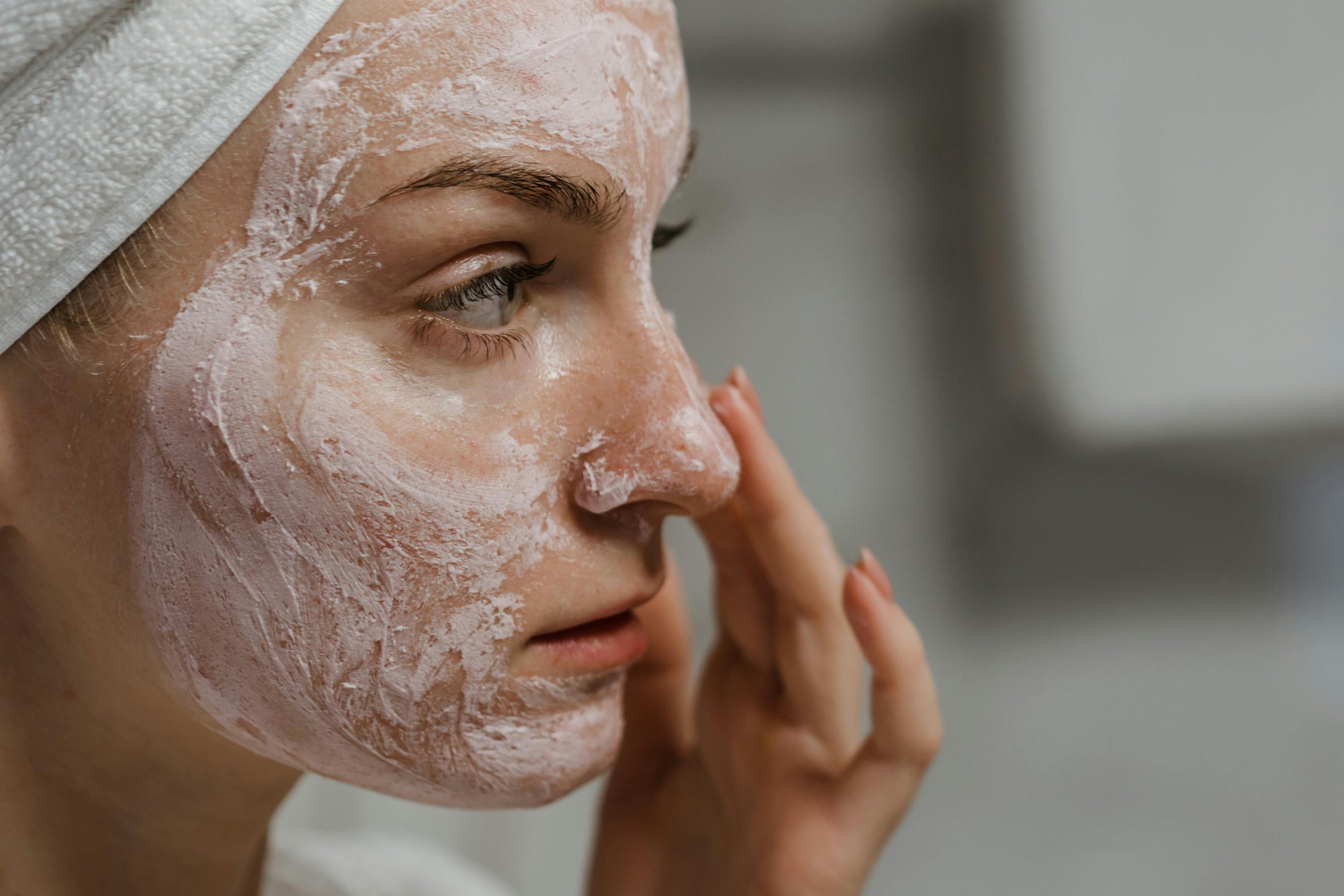 Face Scrubs vs. Exfoliators: What’s the Difference?